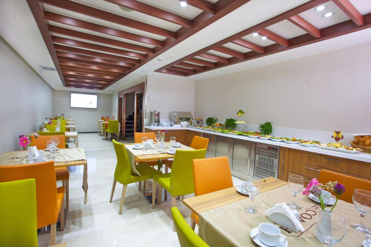 The Coach Hotel Истанбул Екстериор снимка