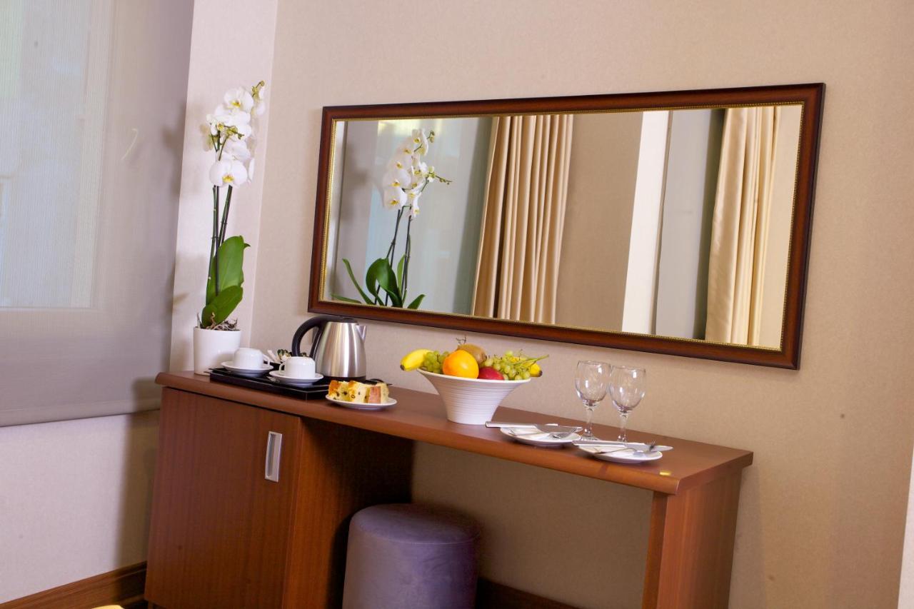 The Coach Hotel Истанбул Екстериор снимка