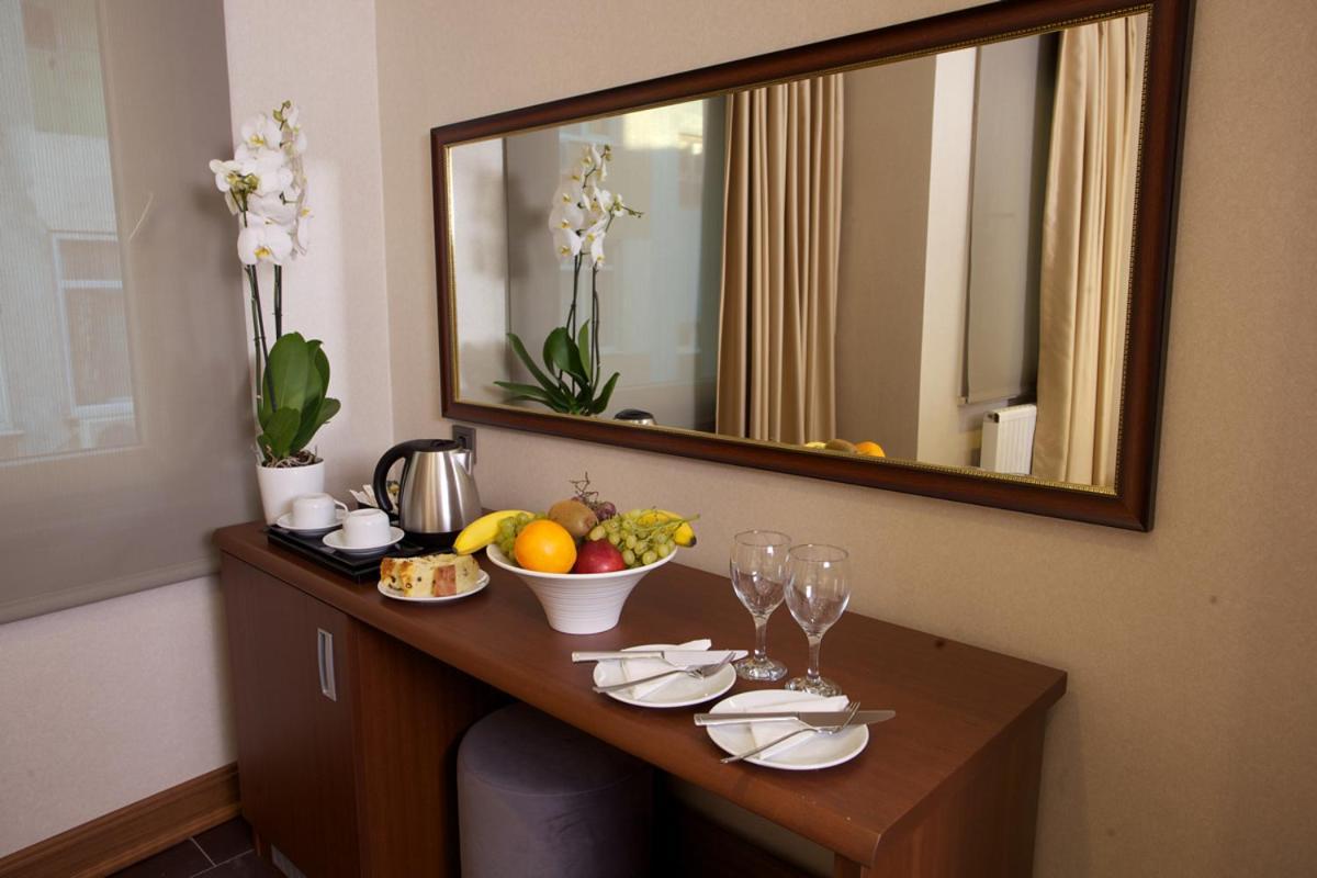 The Coach Hotel Истанбул Екстериор снимка